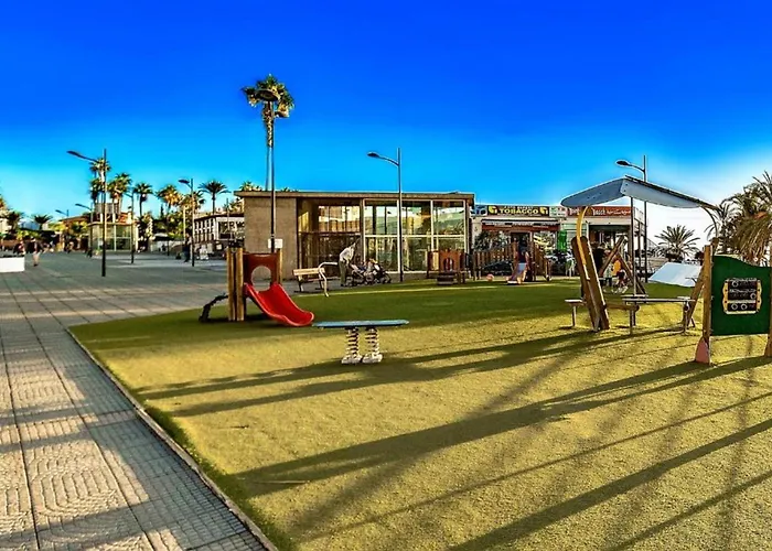 Two Bedroom Apartment In Playa De Las Americas, Free Wifi