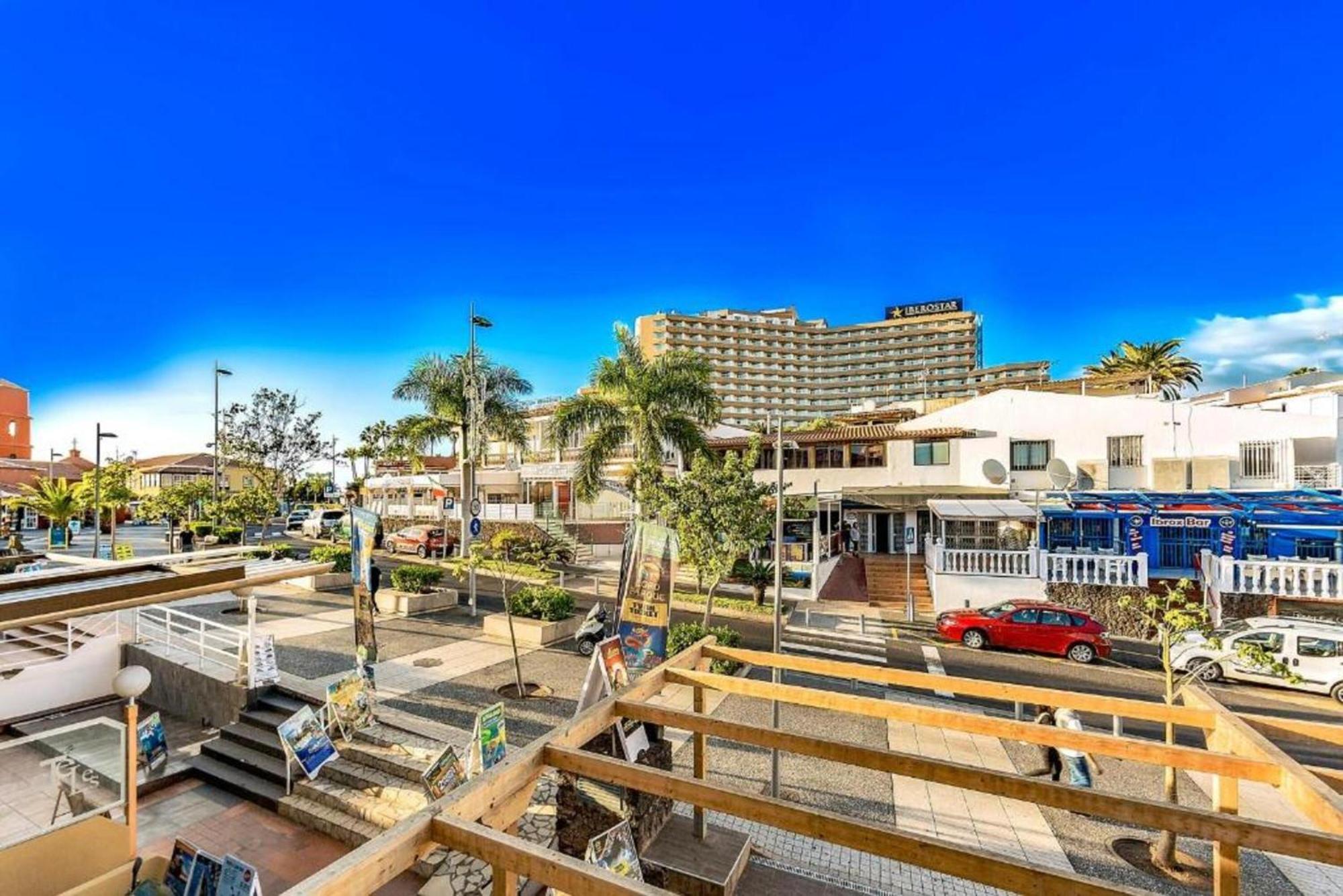 Apartment Two Bedroom In Playa De Americas, Free Wifi