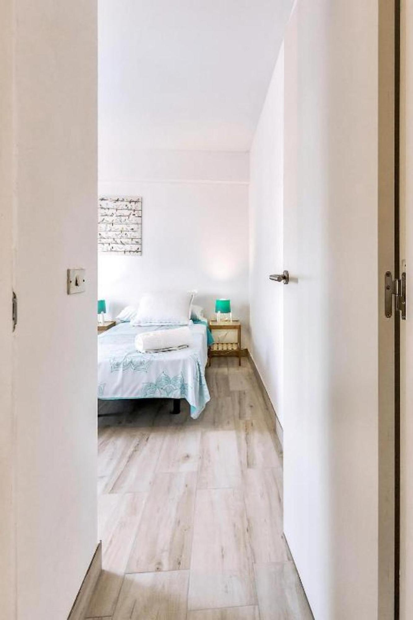 Apartment Two Bedroom In Playa De Americas, Free Wifi *